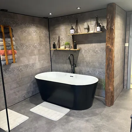 Вилла La Hulotte *